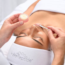 Load image into Gallery viewer, LipLock Hydrator (Hidratante y Reparador de Labios) 0.24 Fl Oz | 7 ml