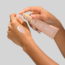 Cargar imagen en el visor de la galería, SOLAR DEFENSE TINTED (SPF 30 de Amplio Espectro)